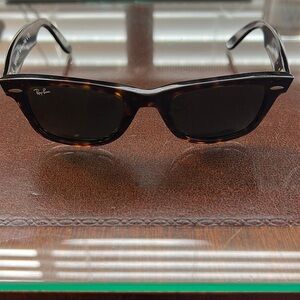 Ray-Ban Wayfarer Sunglasses